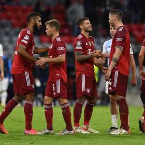 لاعبو بايرن ميونخ يحتفلون بالفوز.