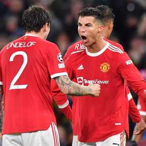 رونالدو محتفلا بالهدف الذي أنقذ مانشستر يونايتد.