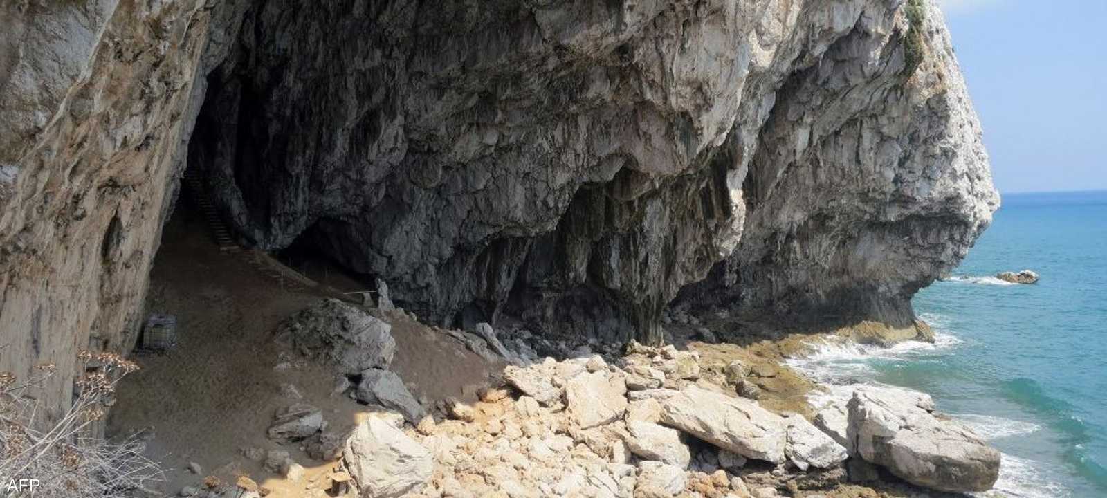 أرشيفية.. أحد كهوف مجمع غورهام في جبل طارق