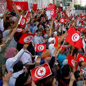 انطلقت صباح الأحد من عاصمة تونس مسيرة حاشدة من المواطنين