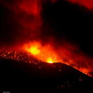 بركان لا بالما.. انهار جزء من فوهته ووقعت انفجارات هائلة