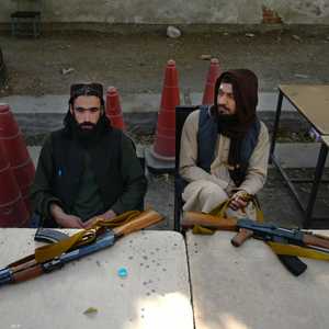 عنصران في حركة طالبان