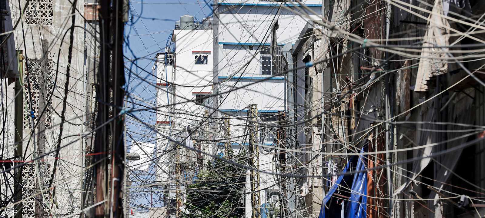 لبنان يئن تحت أزمة خانقة