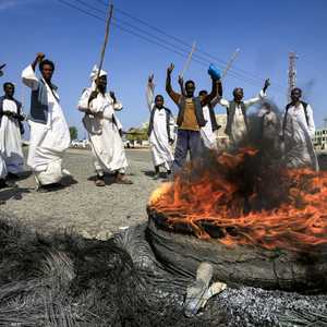 عدد من أنصار زعيم البجا يتظاهرون في بورتسودان
