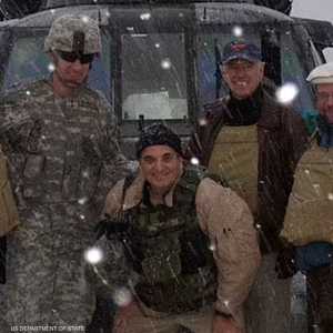 خليلي مع الطائرة المتورطة في 2008