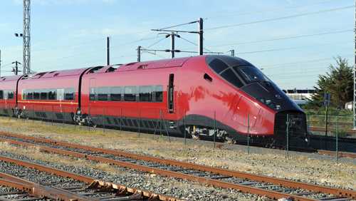 إيطاليا تعتمد القطارات الفائقة السرعة بين المدن