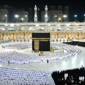 أول صلاة بالحرم المكي دون تباعد