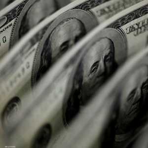 التقارير بزيادة التضخم تفتح شهية المستثمرين على شراء الدولار