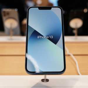 هاتف آيفون 13