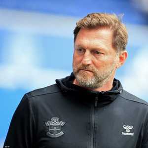 مدرب ساوثامبتون الإنجليزي رالف هازنهوتل