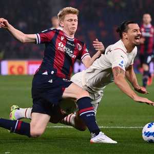 لقطة من المباراة بين ميلان وبولونيا