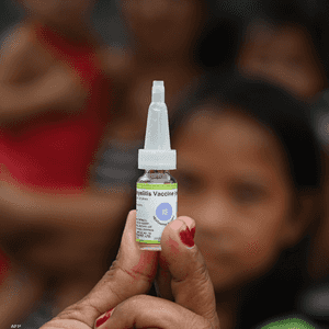 صورة أرشيفية للقاح شلل الأطفال