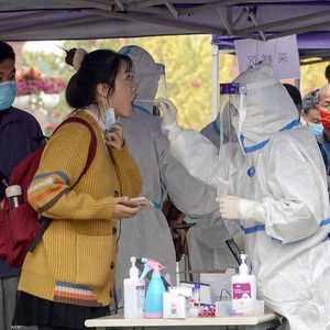 أرشيفية.. العالم في سباق للحدّ من انتشار فيروس كورونا