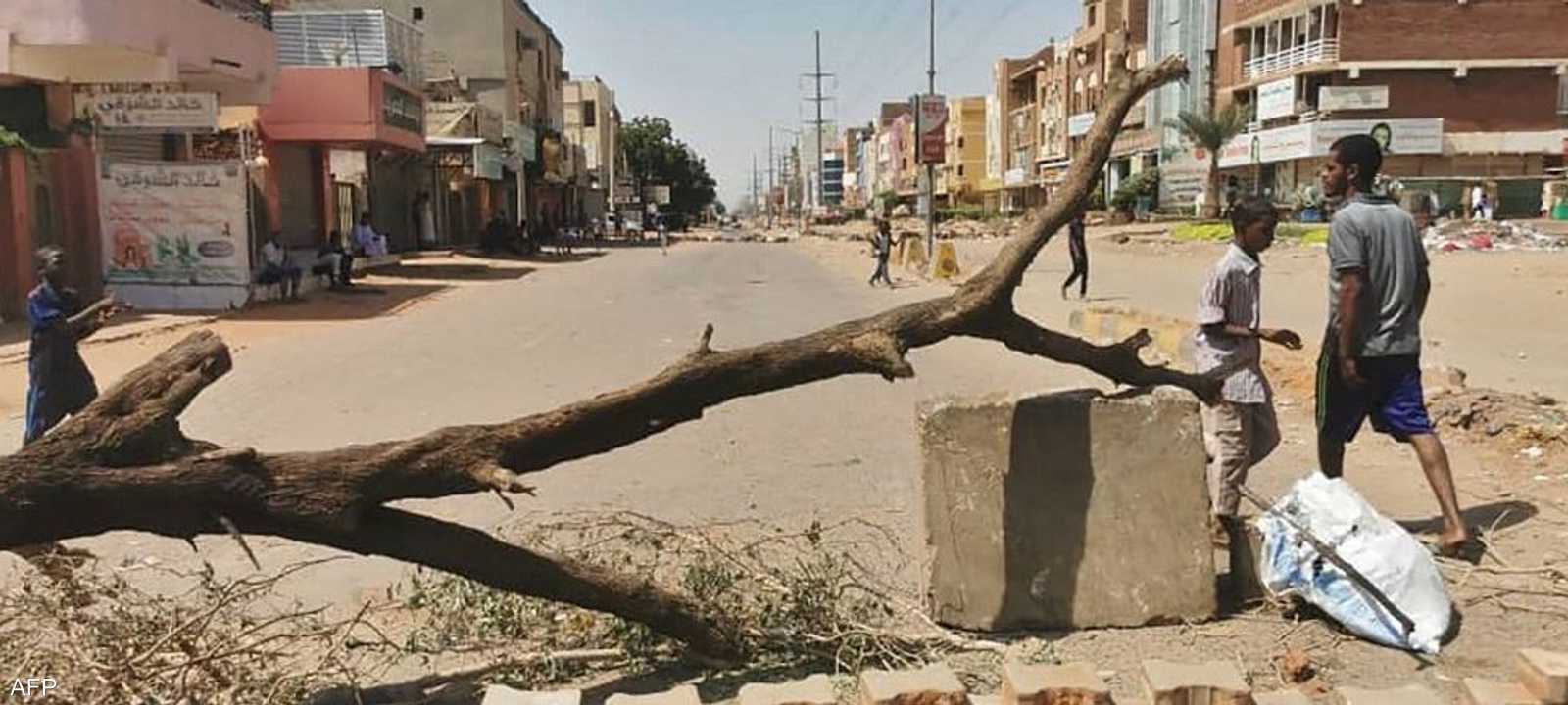 تعيش العاصمة السودانية الخرطوم حالة من الشلل التام