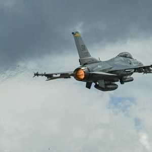 طائرة أميركية من طراز إف-16 المقاتلة.