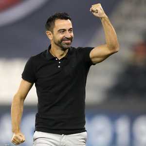 رئيس برشلونة يختار تشافي خليفة لكومان