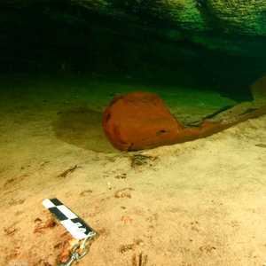 عثر على الزورق في بحيرة عذبة في شبه جزيرة يوكوتان المكسيكية