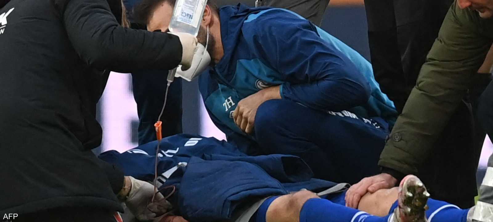 أرشيفية لأحد اللاعبين يخضع للعلاج الطبي