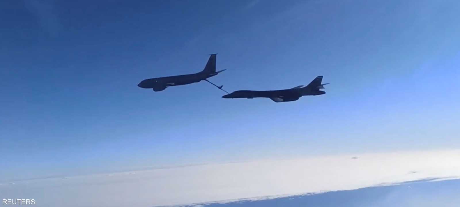 مقاتلات أميركية تحلق في سماء البحر الأسود