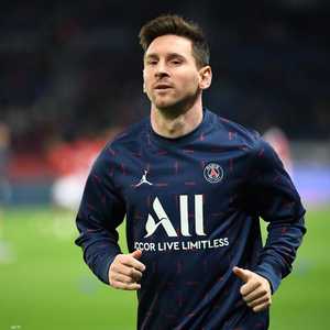 لاعب باريس سان جرمان الأرجنتيني ليونيل ميسي