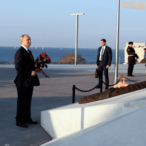 فلاديمير بوتن خلال زيارته لشبه جزيرة القرم