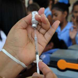 لقاح فيروس الورم الحليمي يقي النساء من سرطان عنق الرحم.