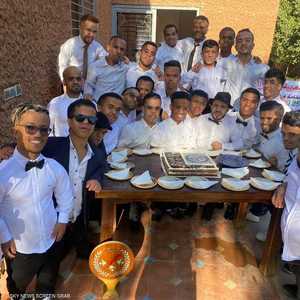 يحاول قصار القامة خلق عالم خاص بهم والاندماج وسط المجتمع