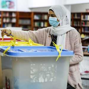 أرشيفية لاقتراع إحدى الليبيات في انتخابات سابقة
