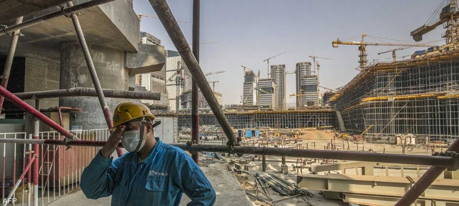 أرشيفية لعمال في موقع بناء بمصر