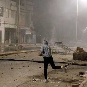 دعا الاتحاد التونسي للشغل لهذا الإضراب وندد بتدخل الأمن