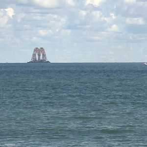 الهيكل الغامض ظهر على سطح البحر في الأول من نوفمبر