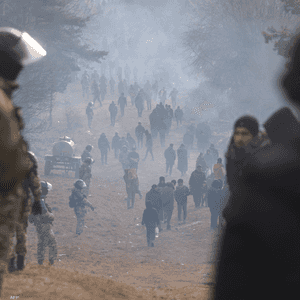 مهاجرون عالقون على الحدود بين بولندا وبيلاروسيا