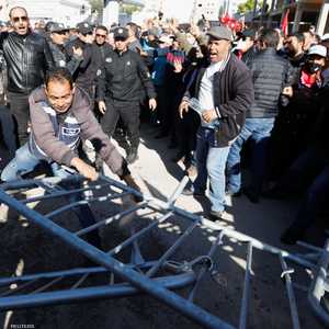 محاولة إخوانية لاقتحام البرلمان التونسي