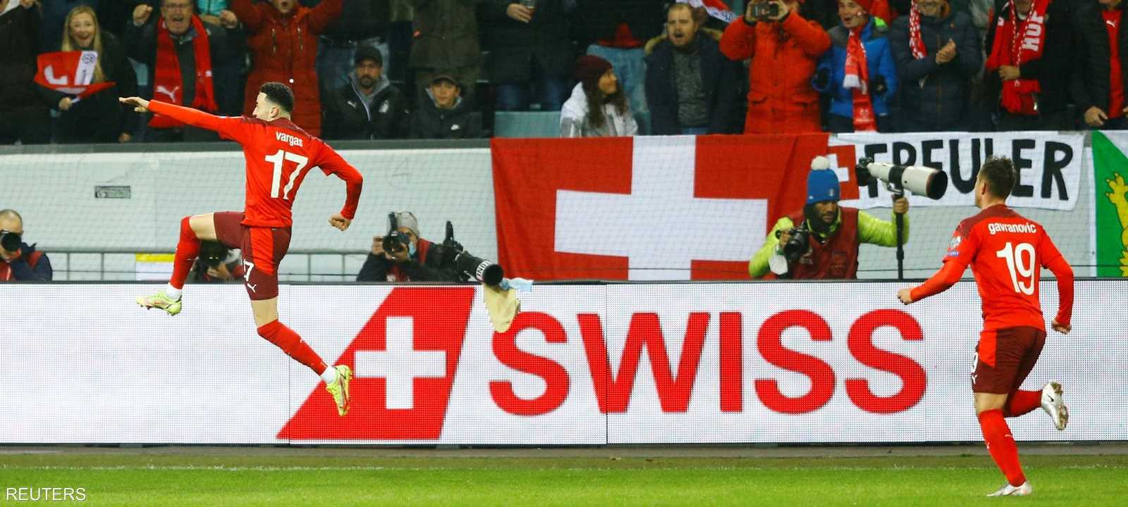 فرحة للاعبي المنتخب السويسري بالتأهل