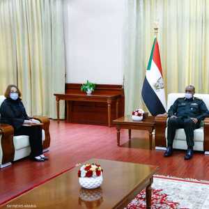 البرهان يلتقي مساعدة وزير خارجية أميركا للشؤون الإفريقية