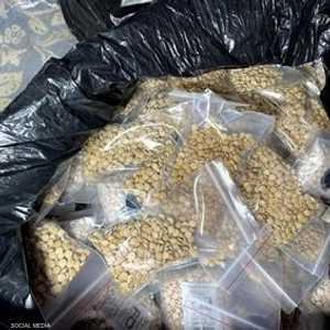 جزء من المضبوطات التي عثرت عليها قوات الأمن