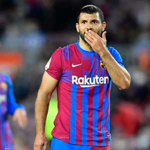 أعلن نادي برشلونة غياب أغويرو عن الفريق لمدة ثلاثة أشهر