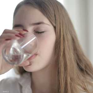 فوائد كبيرة لشرب الماء