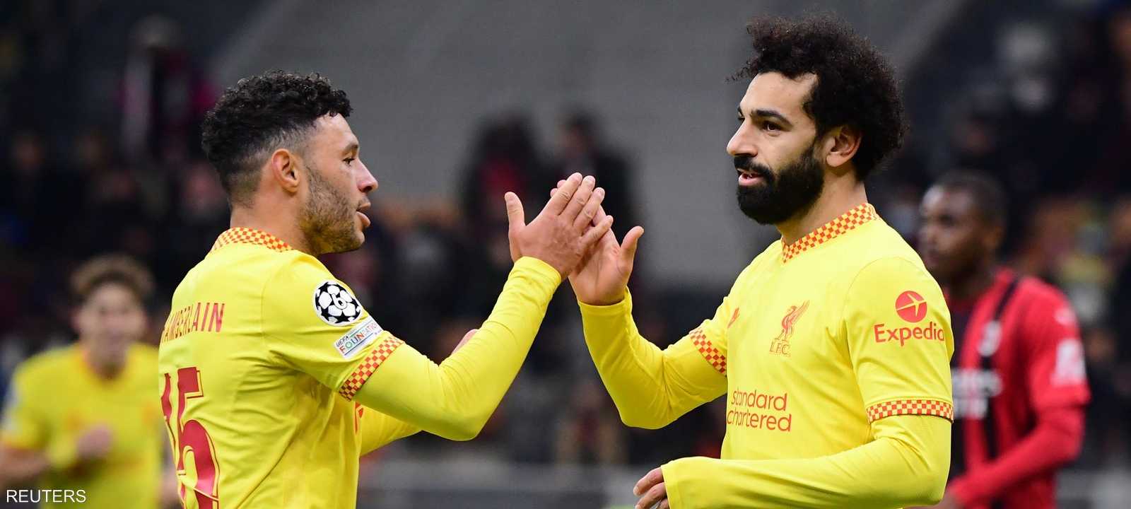 النجم المصري محمد صلاح محتفلا