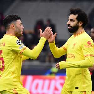 النجم المصري محمد صلاح محتفلا