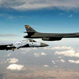 مقاتلتان حربيتان أميركية وإسرائيلية في لقطة أرشيفية.