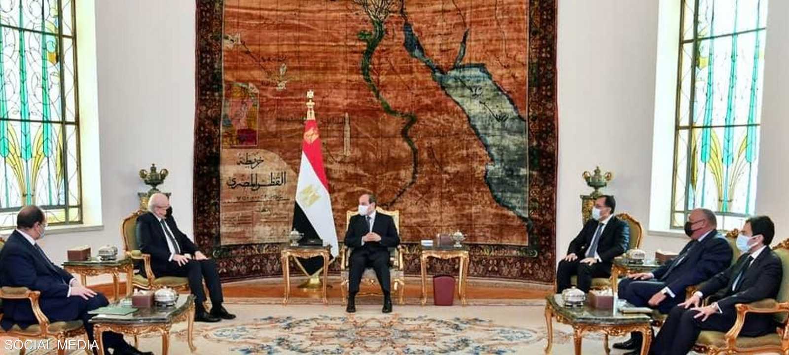 السيسي خلال استقباله ميقاتي