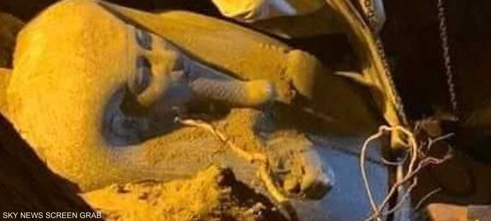 السلطات اكتشفت مقبرة فرعونية في موقع الحفر