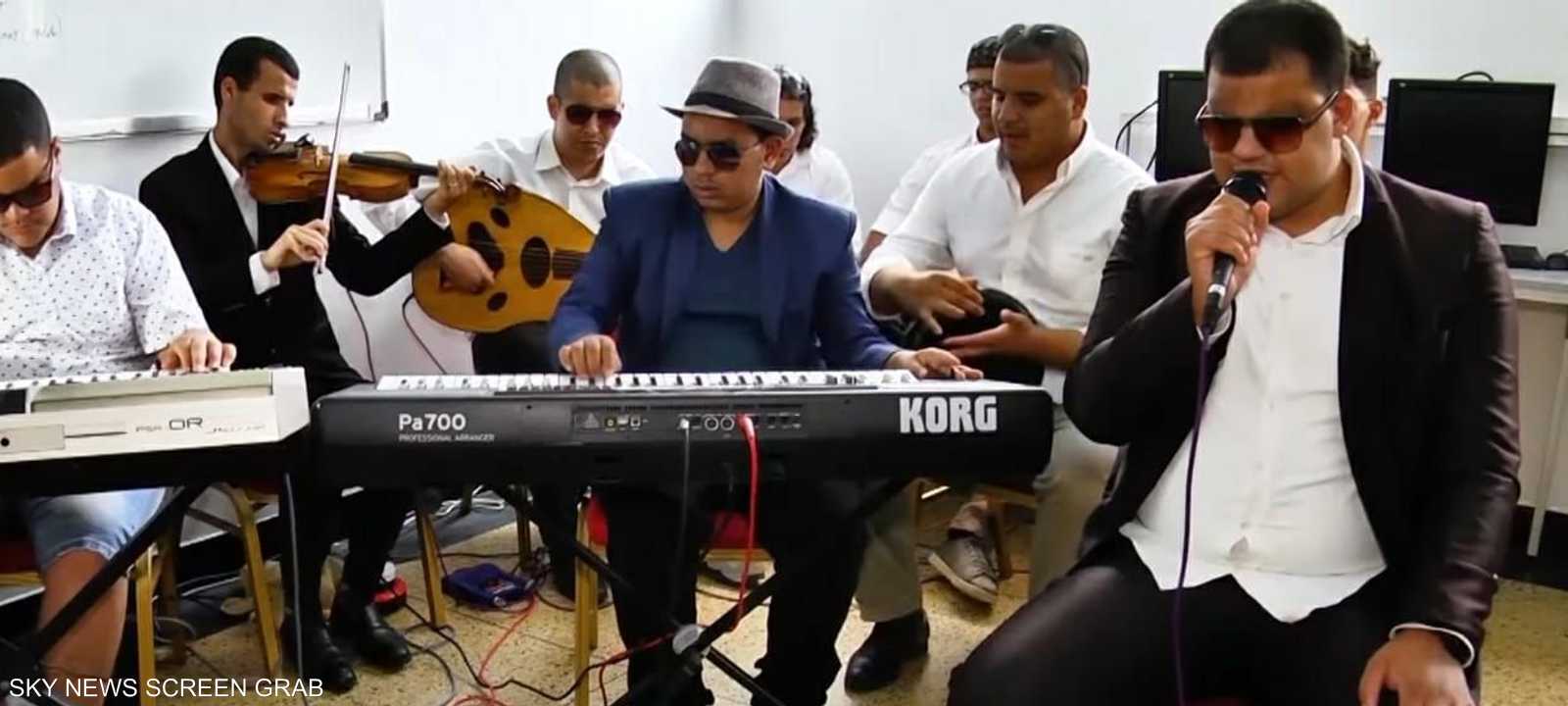 يصر أعضاء فرقة "أوتار" على أن يكون لهم موطئ قدم في عالم الفن