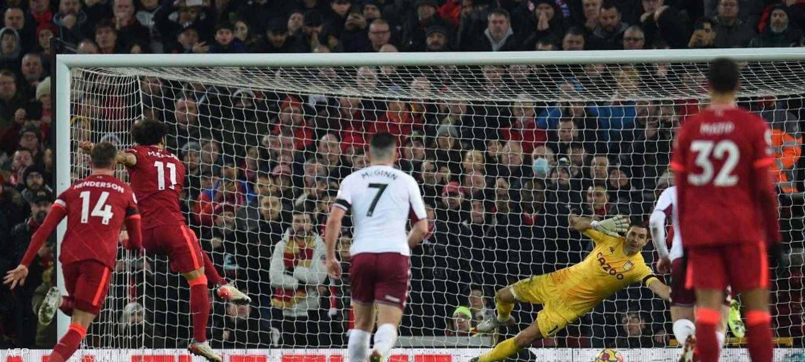 صلاح لحظة تسجيله في مرمى مارتينيز