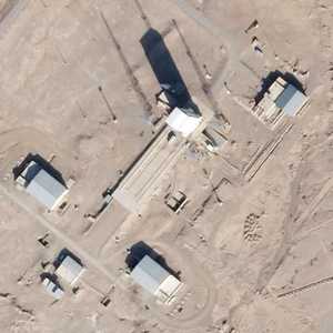 تظهر الصور نشاطا في القاعدة الفضائية