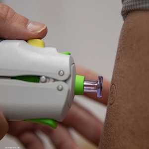 علماء بريطانيون يجربون لقاحا "ثوريا"