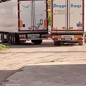 التهريب يحدث عبر شاحنات كبيرة