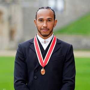 البريطاني لويس هاميلتون بطل سباقات فورمولا 1