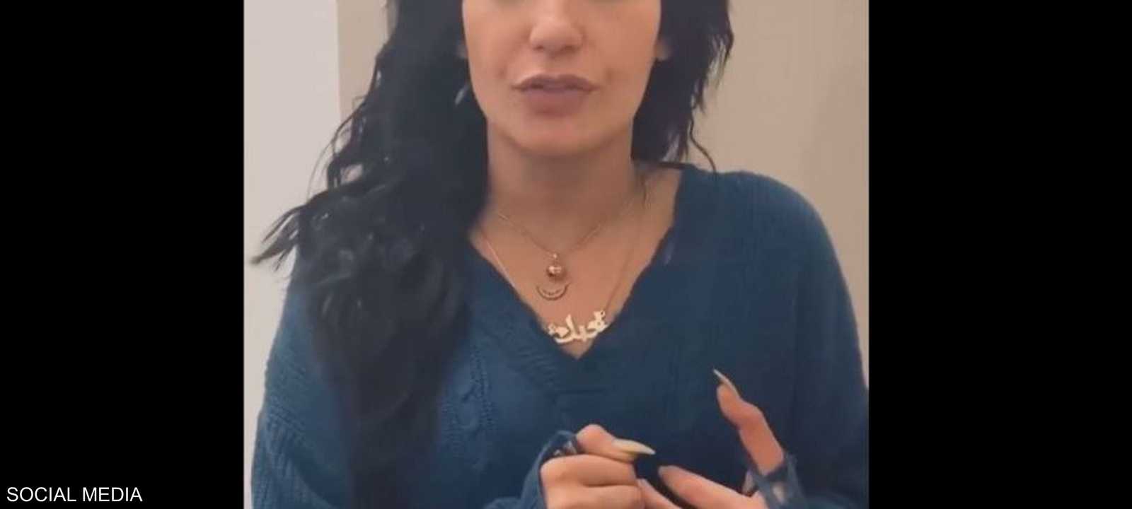 الفنانة المصرية الشابة دينا حسين.